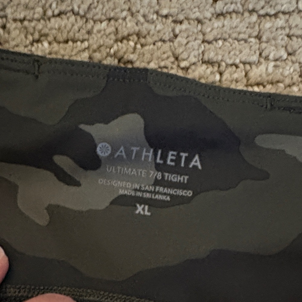 Athleta Camo Ultimate Stash Pocket 7/8 Tight Leggings - Picture 2 of 7
